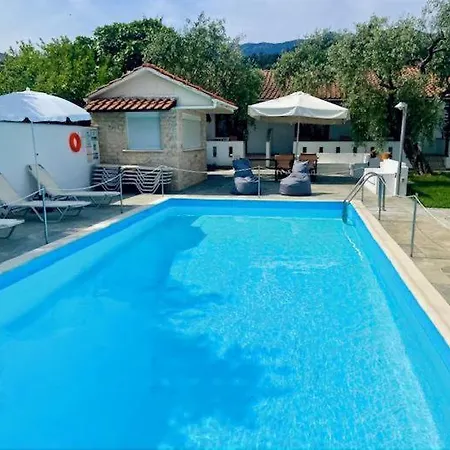 δάφνη Ξενοδοχείο με διαμερίσματα