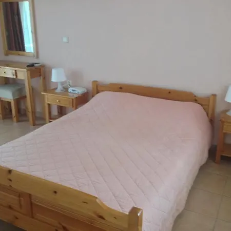 Ξενοδοχείο με διαμερίσματα δάφνη Λιμένας